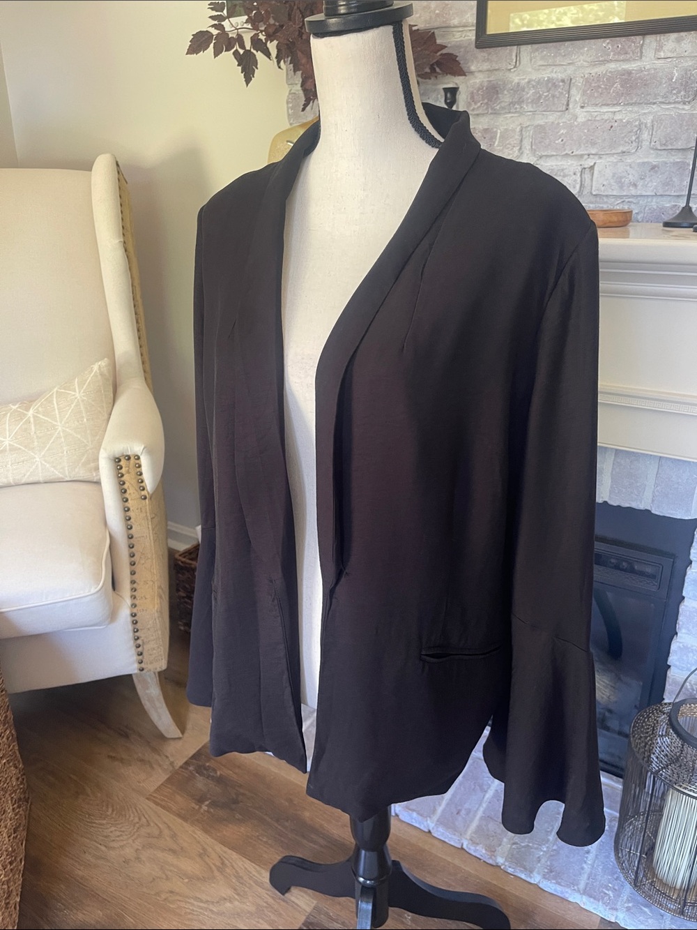 Lauren Conrad  Black Open Front Blazer Bell Sleeve 2 Front Slit Pockets  Size 16